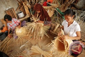 Traditional bamboo craft activity in Lombok