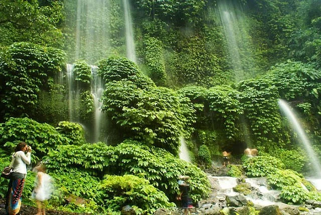 Lombok nature and craft tour with waterfall and forest route